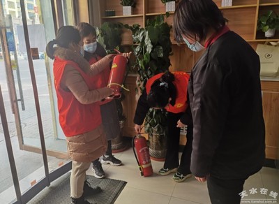 秦州區(qū)各部門(mén)單位開(kāi)展安全生產(chǎn)專(zhuān)項(xiàng)檢查(圖)